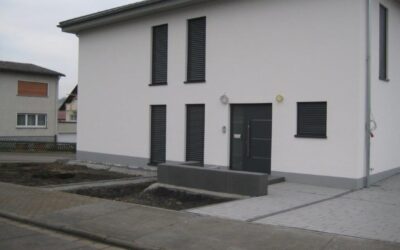 Neubau mit Außenanlage in Pohlheim Watzenborn-Steinberg